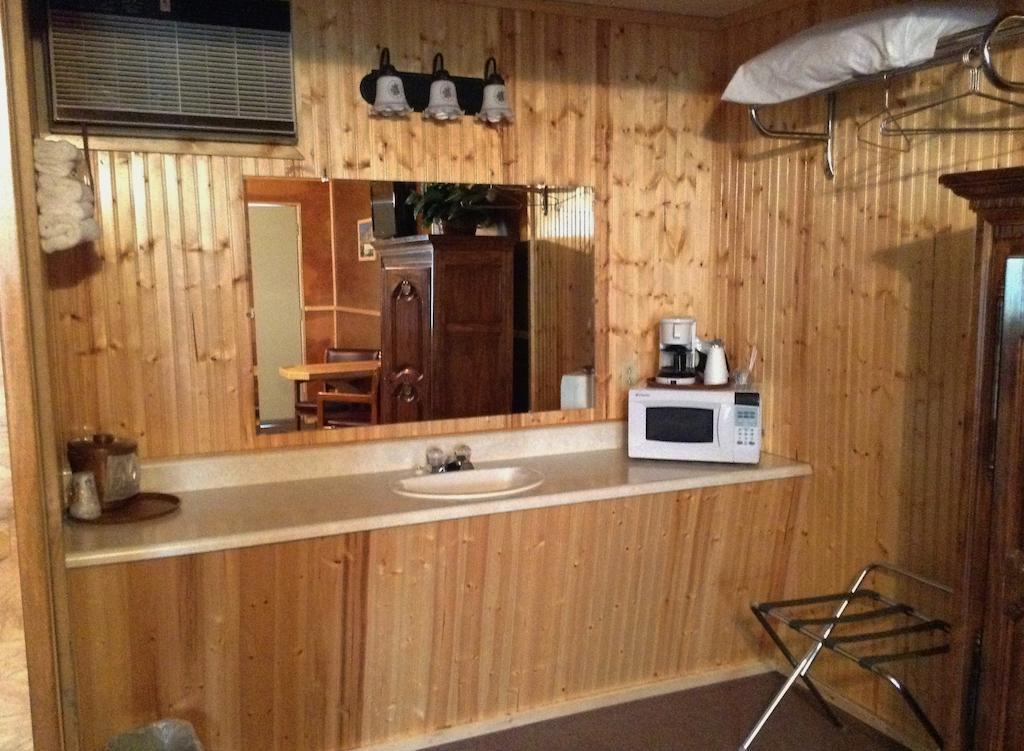 Vindel Motel Mackinaw City Habitación foto
