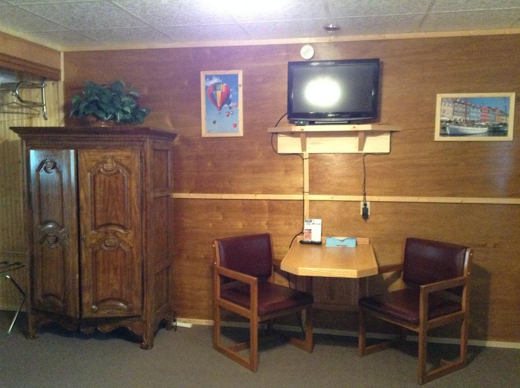 Vindel Motel Mackinaw City Exterior foto