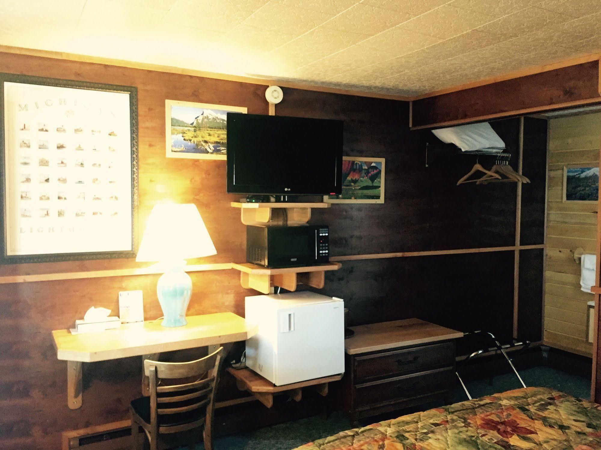 Vindel Motel Mackinaw City Exterior foto